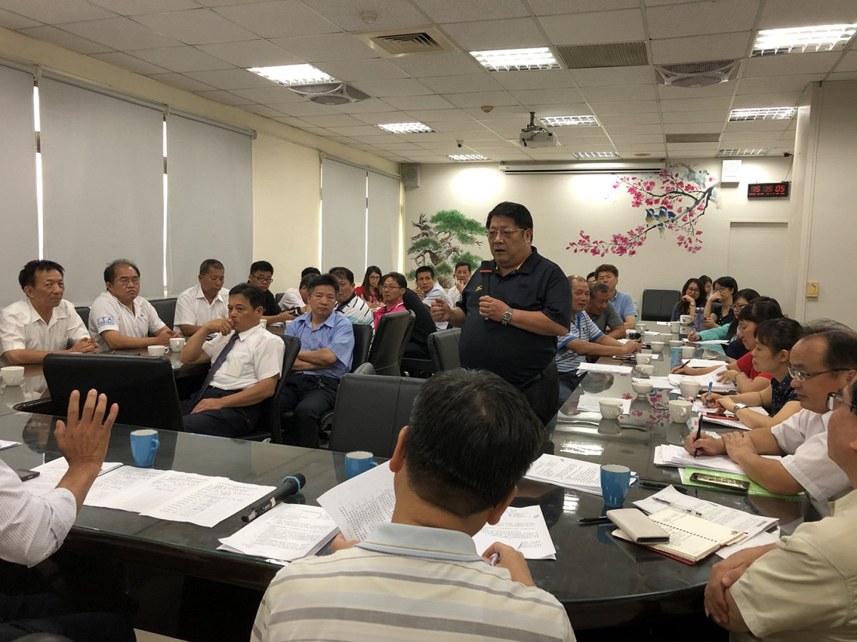 為了穩定穀價、照顧農民收益，行政院農委會日前與台中農會供銷部及民間業者座談。 圖：台中市政府/提供