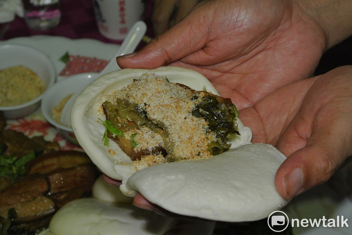 刈包是中華路美食之一。 圖：唐復年/攝
