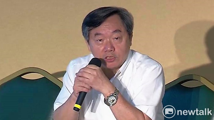 行政院黨產會今（26）日針對台北市中正區愛國東路100、102號大樓（大孝大樓）是否為國民黨不當取得的財產進行聽証程序。圖為國民黨行管會主委邱大展。 圖：謝莉慧/攝（資料畫面）