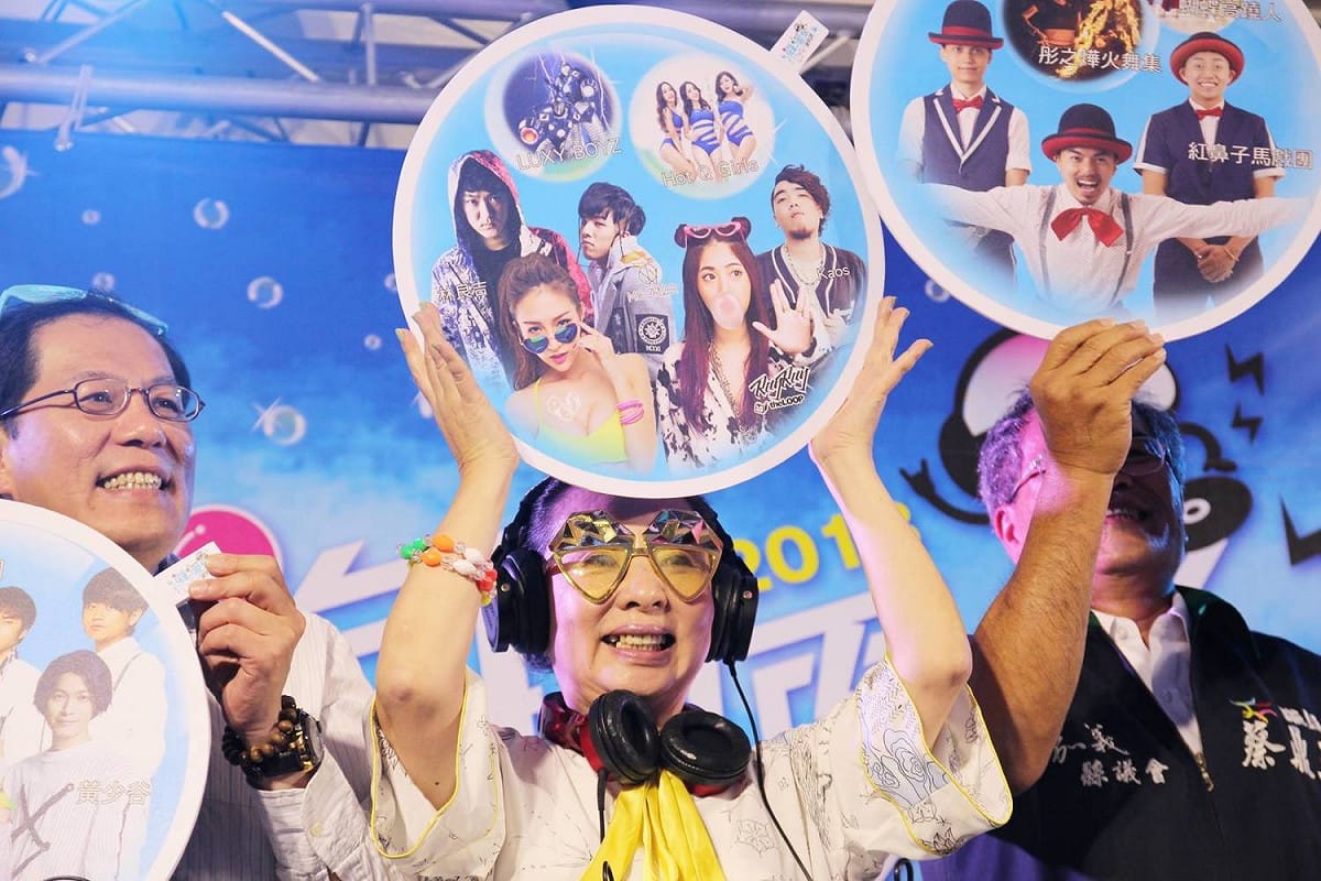 嘉義縣長張花冠為海之夏祭開趴。 圖：嘉義縣政府提供