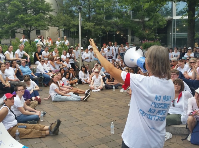 「女性大遊行」公民不服從行動吸引許多支持者參與。 圖：翻攝Lucky Tran推特