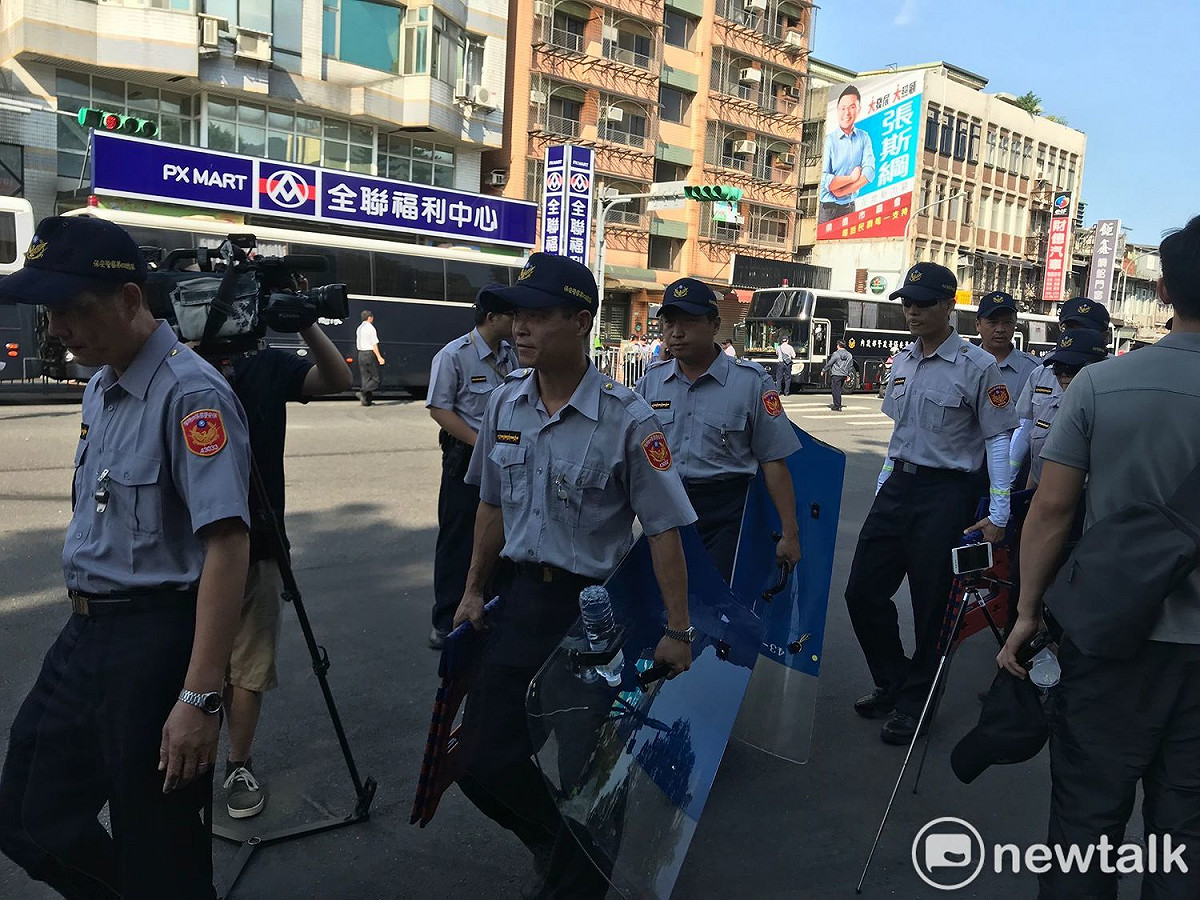 現場派出眾多警員維安。 圖 : 周煊惠 / 攝