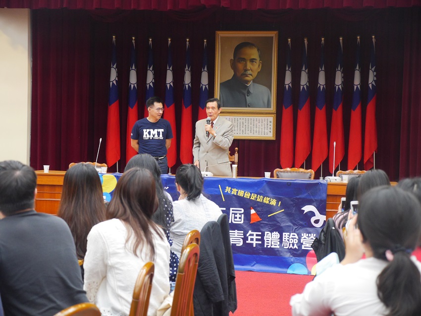 前總統馬英九上午出席「國會青年體驗營」，擔任講師，為此次營隊最大亮點。 圖：趙婉淳／攝