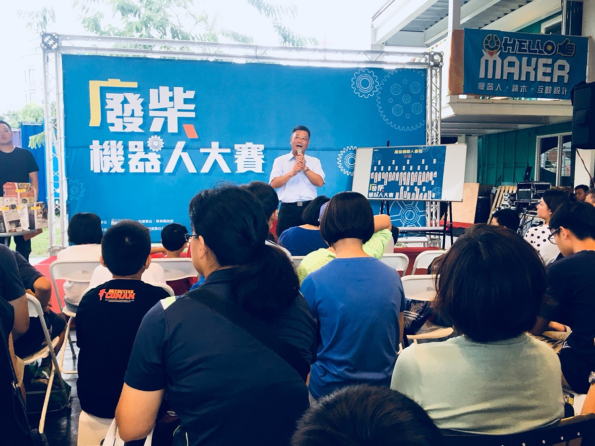 「在營運過程，如何讓團隊有所成長是不容易的。」團隊創辦人周佳弘說到，透過縣府提供的業師輔導與策略建議，有助釐清價值確立與經營方向的規劃。 圖：屏東縣政府/提供