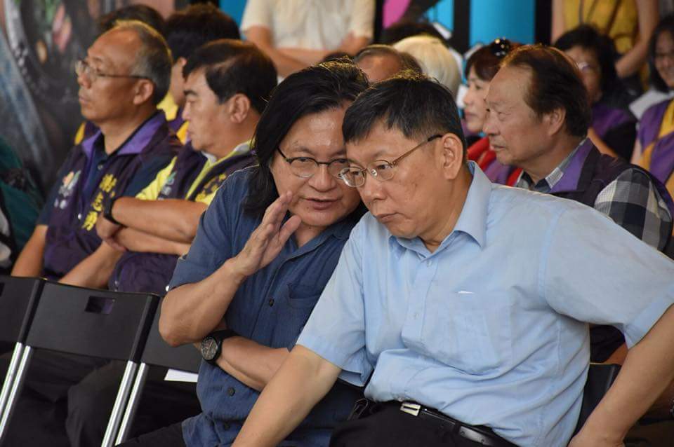 台北市政府都發局長林洲民（前排右2）確定請辭，決定回建築師事務所上班。 圖：新頭殼資料照片