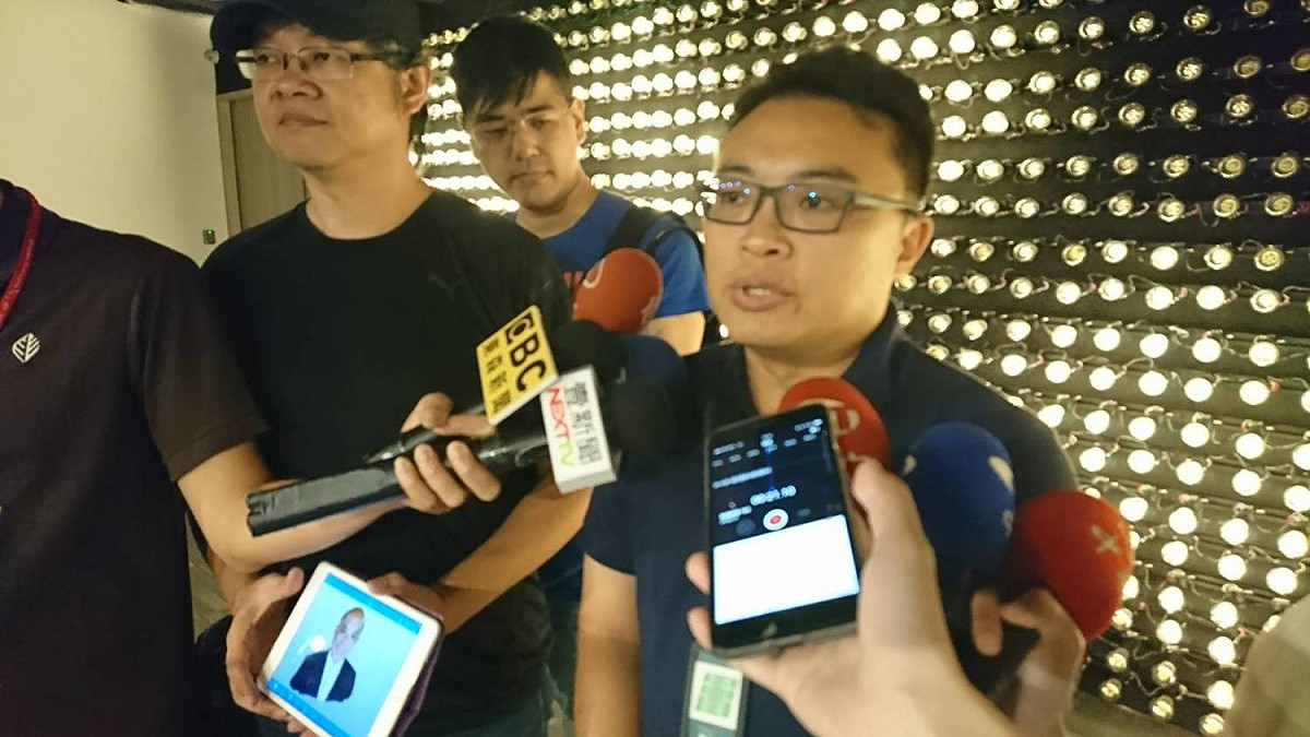蘇貞昌競選辦公室文宣活動部主任翁世豪現身說法。
 圖：蘇貞昌競選辦公室提供