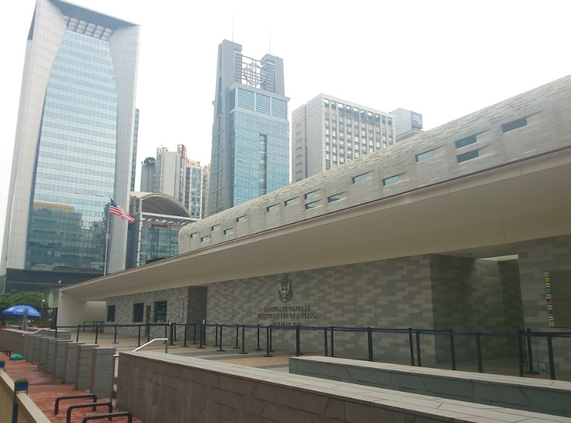 根據外媒報導，美國駐廣州領事館人員在大樓內聽到怪聲導致腦損。 圖：翻攝Google Map