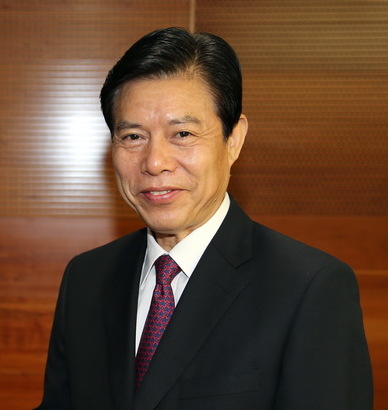 中國商務部長鍾山在人民日報撰文表示，中國將大幅放寬市場准入，實行投資自由化便利化政策，並建設自由貿易港。 圖：翻攝自維基百科
