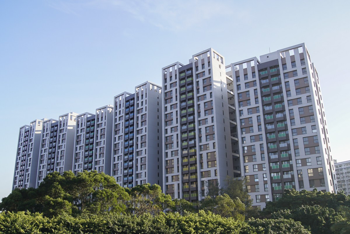 2500戶林口世大運選手村社會住宅今天起開始受理申請，租金約市價八折以下。 圖 : 翻攝自退休直達車