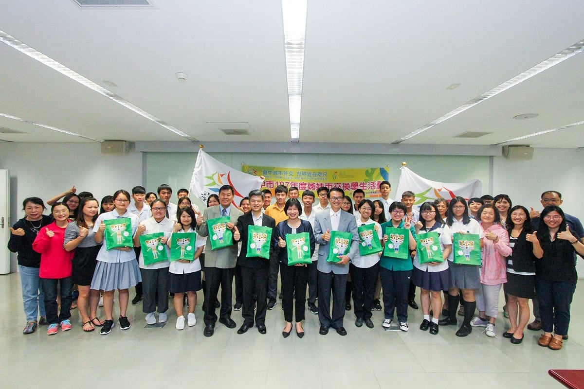 台中市33位學生赴美國姊妹市交流，同時也擔任花博宣傳大使，向國際展現台中之美。 圖：台中市政府/提供