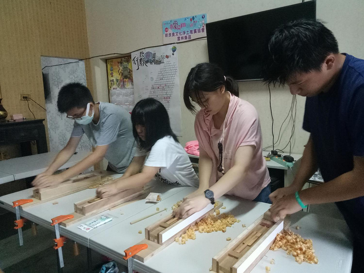 北部小孩第一次在雲林體驗到不一樣的農村樂趣 。 圖：回鄉米