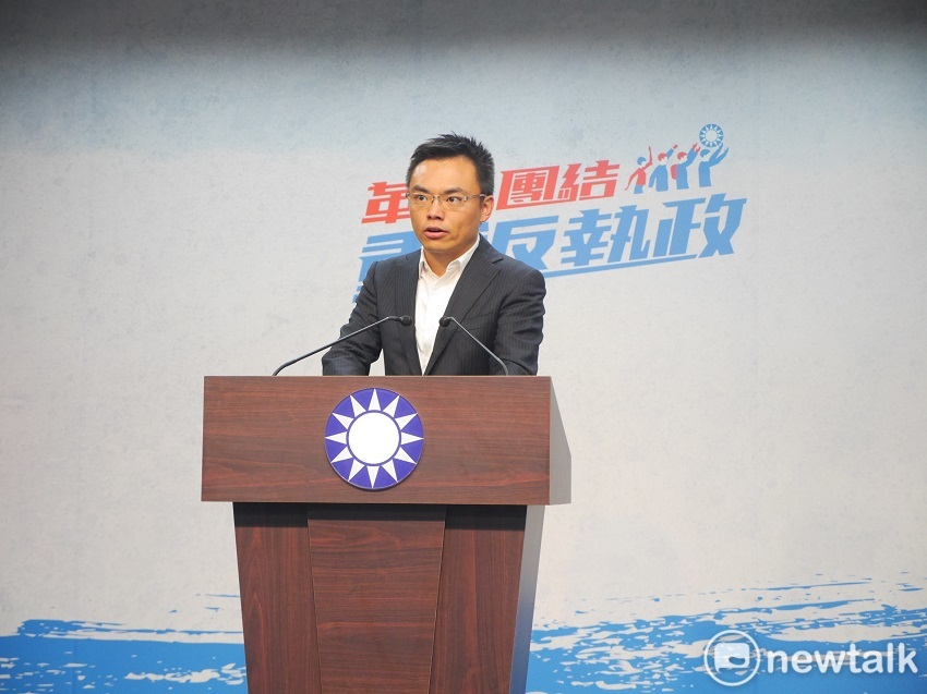 國民黨發言人洪孟楷今天轉述中常會內容。 圖：趙婉淳／攝
