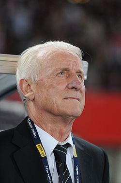 特拉帕託尼（Giovanni Trapattoni）：聖水加持，姐姐是義大利修女。 圖：翻攝自維基百科