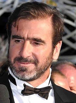 坎通納（Éric Daniel Pierre Cantona）：突破禁令，比賽當天，準時泡澡。 圖：翻攝自維基百科