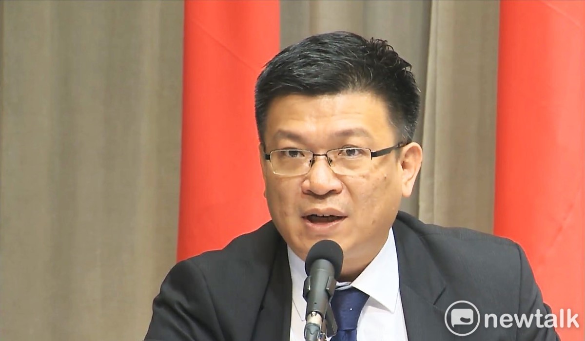 經濟部今(5)日在行政院會向閣揆賴清德報告「離岸風電推動進度」。圖為經濟部次長曾文生。 圖：謝莉慧/攝