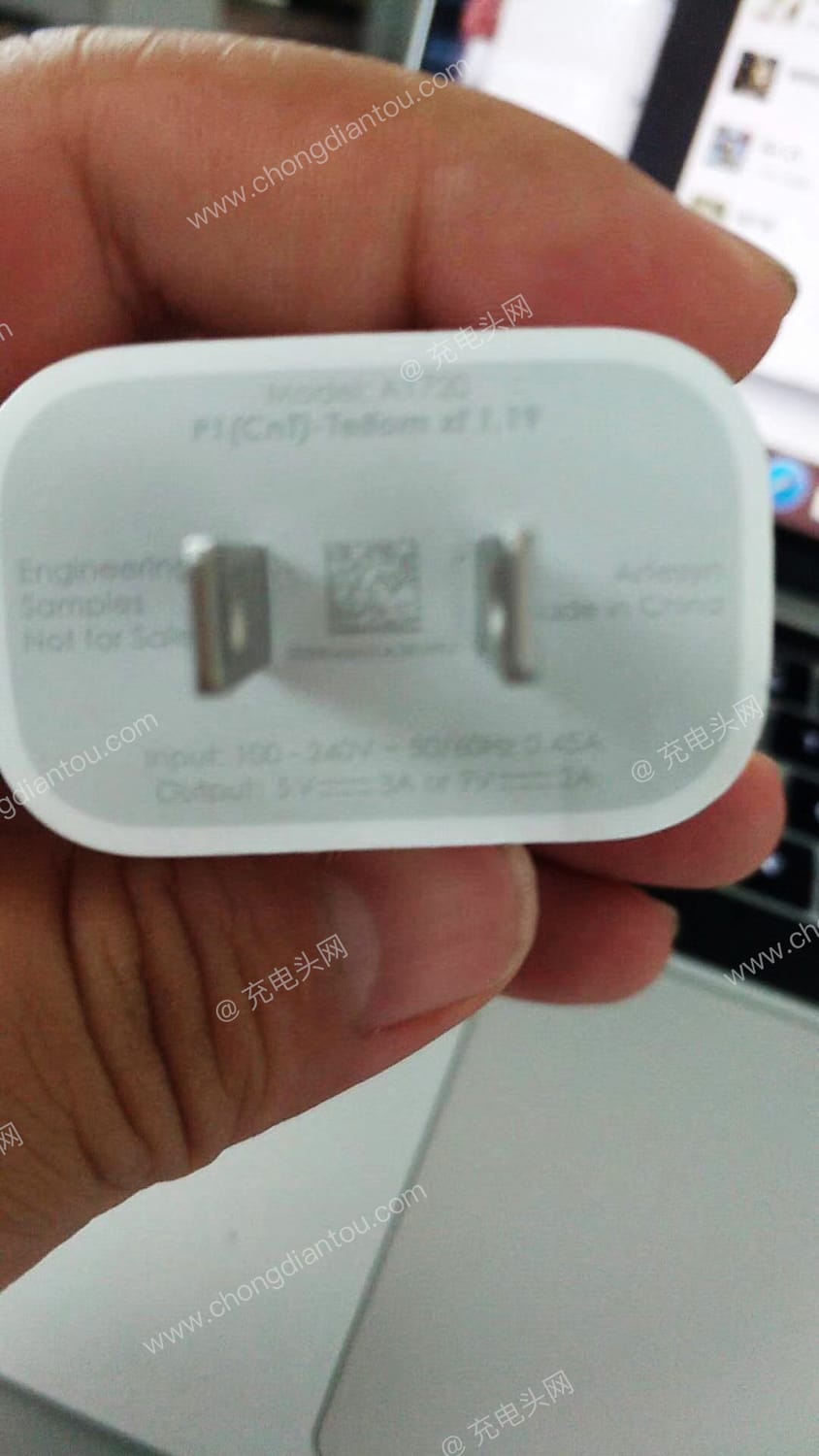 上有輸入 100-240V 50/60Hz 0.45A、輸出 5V/3A 9V/2A、工程用機等字樣。 圖：翻攝充電頭網