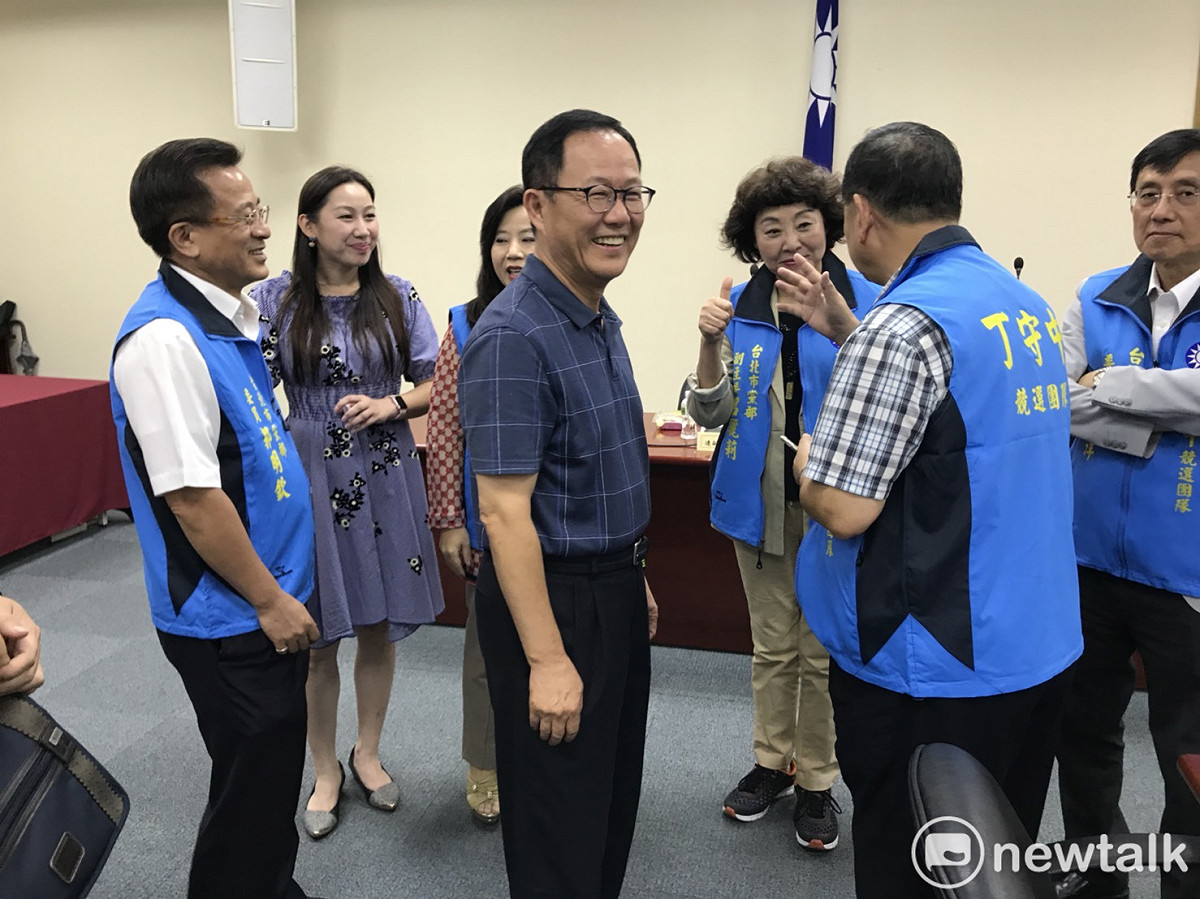 國民黨台北市長參選人丁守中今日下午赴國民黨中央黨部參加台北市黨部會議。 圖 : 周煊惠 / 攝