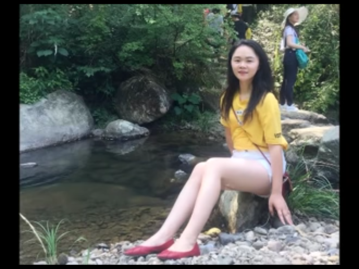 根據博聞社的報導，這名女子當天（4日）已遭中國官方逮捕。藝術家華湧在社交網路發出緊急關注，呼籲網友和國際社會關注此事發展，他很擔憂這位女子的安全。 圖：翻攝自Youtube