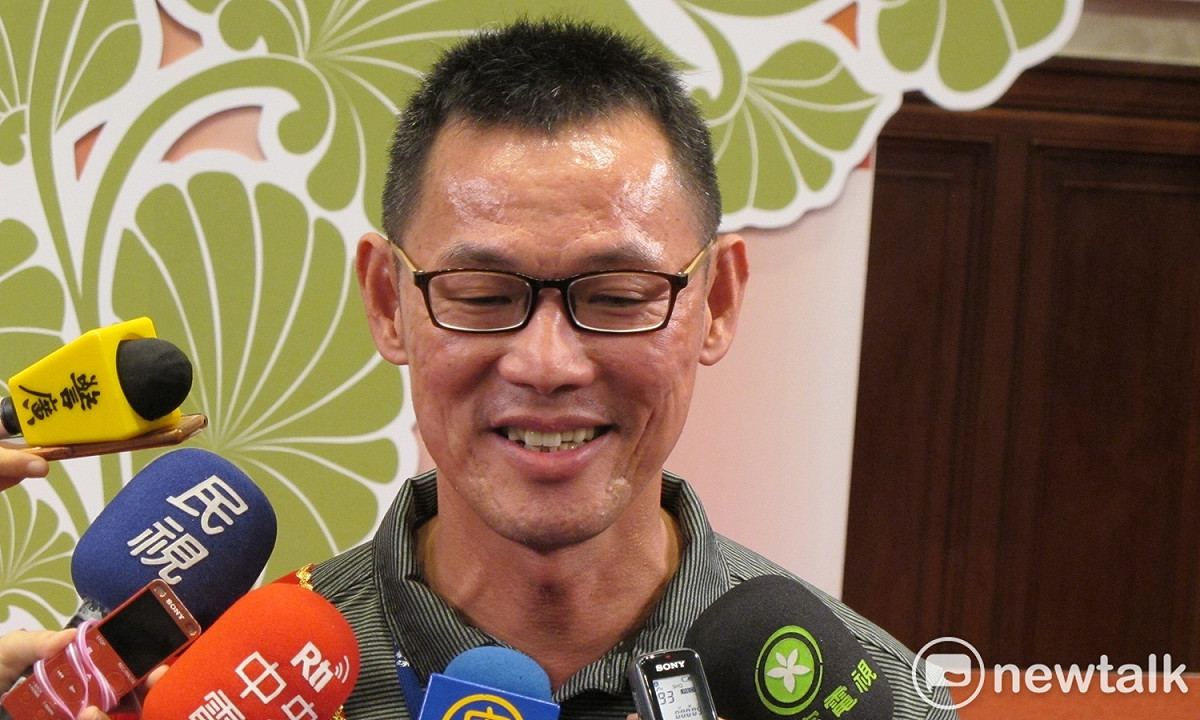 戴資穎父親戴楠凱6日幫小戴宣布捐出總統教育獎獎金做公益。 圖：林朝億/攝