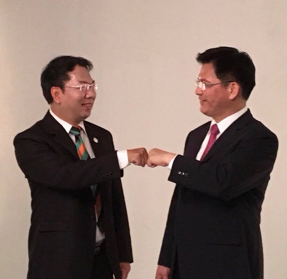 市議員謝志忠（左）是新潮流系，已經在臉書放上與林佳龍的合照。 圖：謝志忠/提供