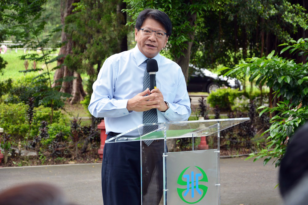 潘孟安表示，屏東縣地下水源豐沛，過去多使用地下水，故自來水普及率成長遲緩。 圖：屏東縣政府/提供
