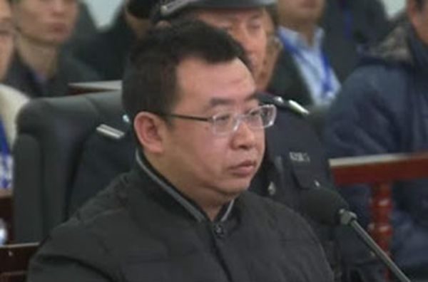 維權律師江天勇今年6月在家人探監時透露，遭獄方強迫服用不知名藥物，每天兩次，導致他記憶力嚴重衰退。 圖 : 翻攝自soundofpeople.org