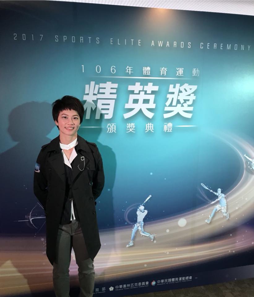 在台北世大運抱回5金1銅的「滑輪溜冰天后」楊合貞火力全開，在世界滑輪錦標賽的女子馬拉松項目中以1小時10分33秒435成績以0.005秒之差險勝義大利選好手露露布麗姬妲（Francesca Lollobrigida），搶下冠軍寶座。 圖：翻攝自楊合貞 Ho Chen Yang臉書粉絲專頁