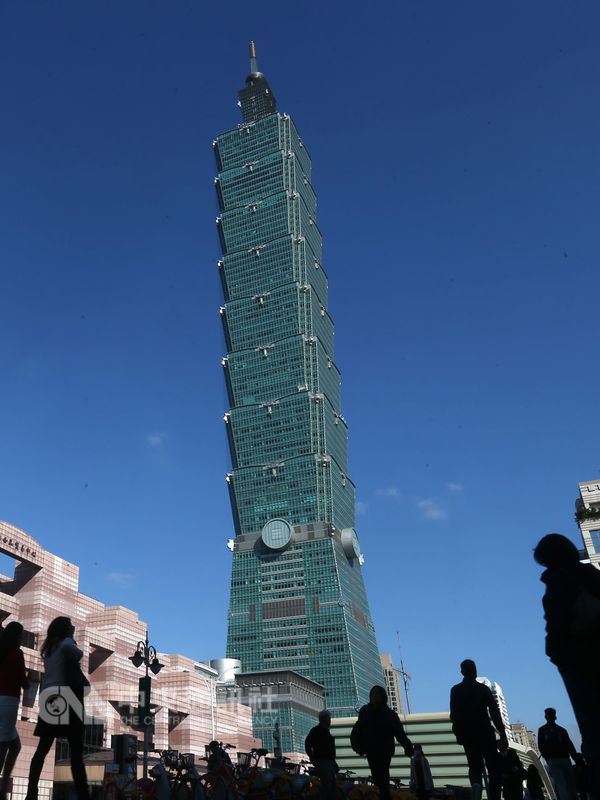 颱風瑪莉亞已經進入台灣近海，包括台北101等多家百貨公司都提前打烊。 圖 : 中央社