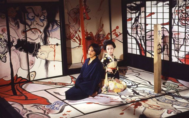 陽炎座-耽美淒楚.早逝松田優作怪誕天才纏大楠道代 陽炎座如同一場海市蜃樓。 圖：高雄電影館/提供