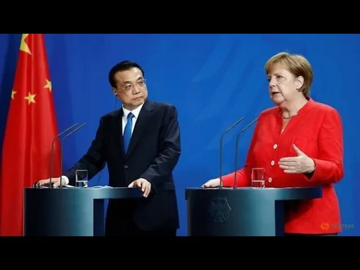 而最後扮演劉霞獲釋臨門一腳角色的，無疑正是這兩天人在德國訪問的李克強。就在柏林時間9日下午，李克強在德國總理府與梅克爾會談結束不到12小時，劉霞即獲釋離開北京飛往柏林。可見兩人在會談中，除了中德關係和國際經貿合作等議題外，劉霞的人身自由也是焦點之一。 圖：翻攝自Youtube