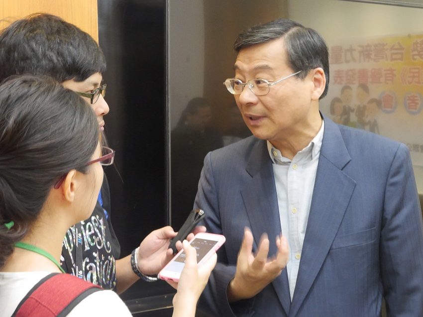 國民黨團書記長曾銘宗今（12）天表示，內閣改組要找對的人放在對的位置，若只是選舉考量，賴揆與蔡英文總統的聲望僅會持續滑落。 圖：聶良恩／攝
