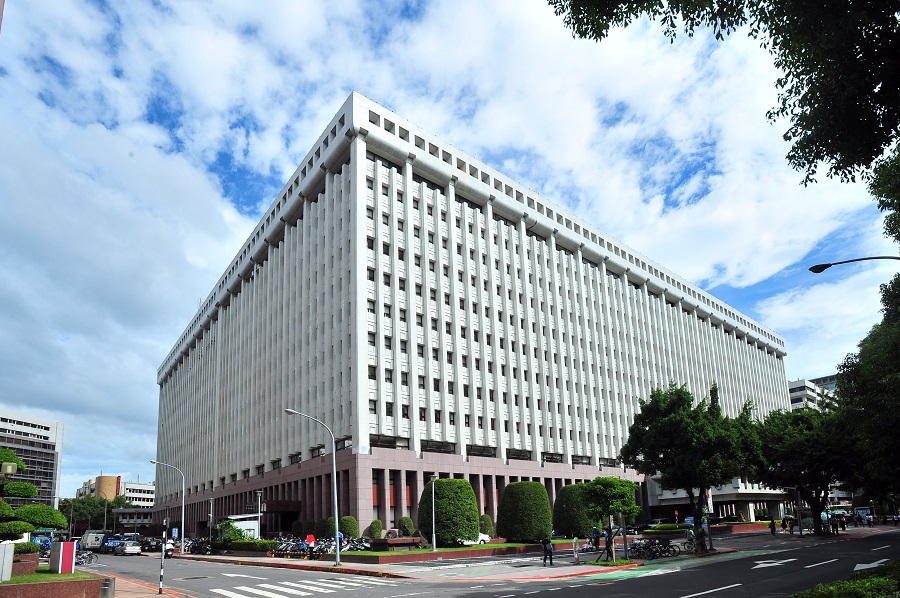 台塑今日宣布加薪3.378%，圖為台塑總管理處。 圖：翻攝自維基百科/BY Ellery