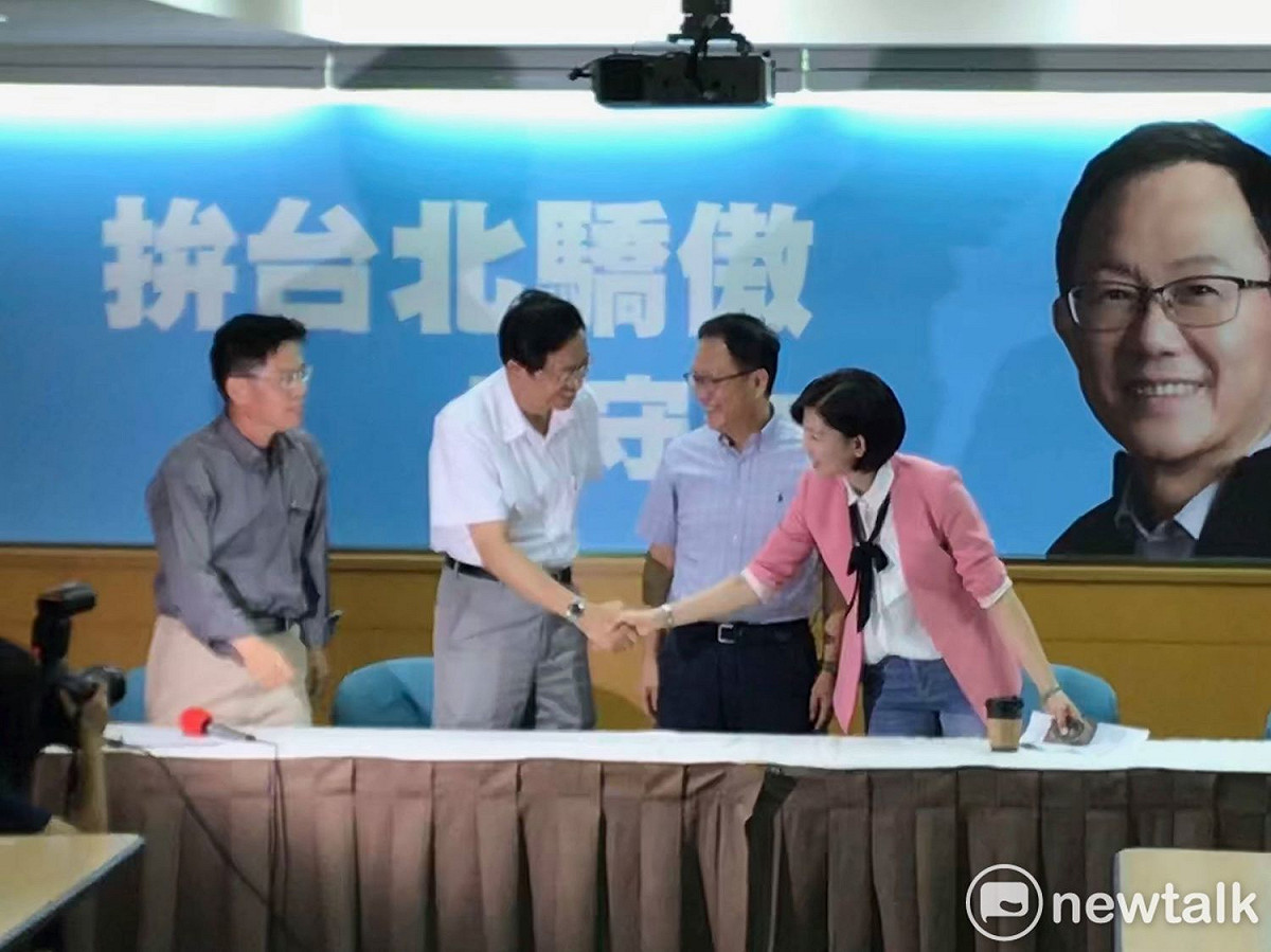丁守中表示，希望借重張善政在科技領域、王育敏的戰鬥力與在兒少議題上的專業能力，打出一場精彩的選戰。 圖 : 周煊惠 / 攝