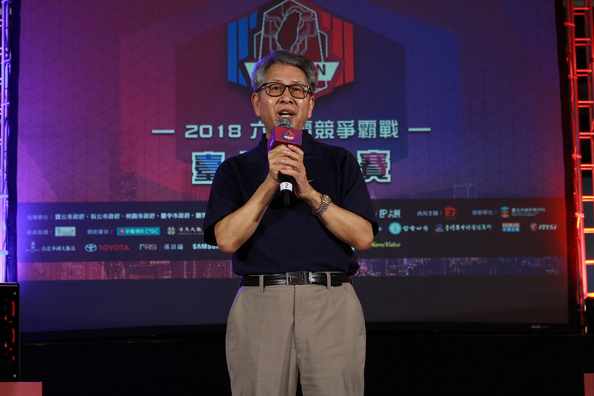 胡鴻仁說：希望在座好友一起發願，集結大家一起辦一場亞洲最大的業餘比賽。 圖：陳耀宗／攝