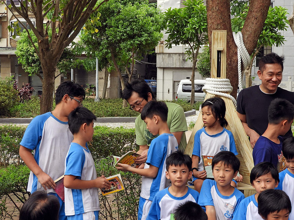 昌隆公園的方舟書席，以草地為海、以人心為港口，象徵即將遠航把滿滿有人情味的蒲公英種子散播出去，讓前來的居民可以暫時遠離城市喧囂來到公園閱讀好書。 圖：台北市工務局提供