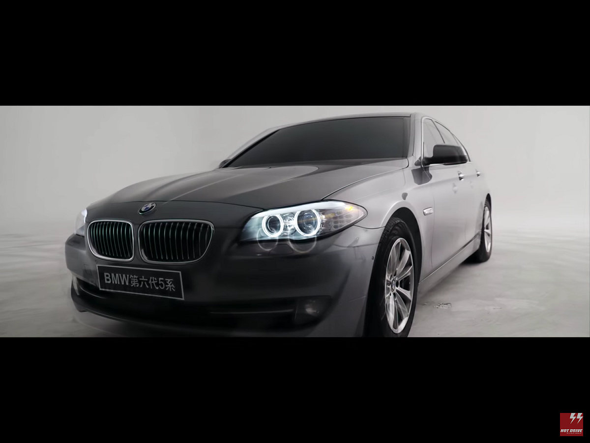 BMW在中國的合資企業為「華晨寶馬」，由BMW與中國華晨集團合資成立，負責生產BMW在中國市場銷售的部份中低價位車款。目前BMW持有50%股份，華晨持股40.5%，企業所在地的瀋陽市則占9.5%。 圖：翻攝自中國寶馬BMW  G30/G38廣告影片