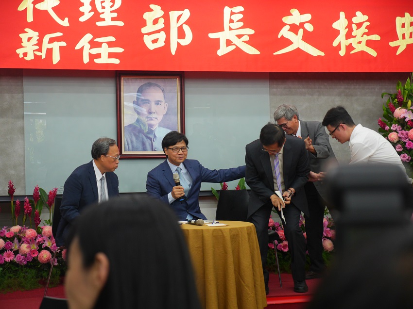 教育部長葉俊榮今（16）天正式走馬上任。 圖：趙婉淳／攝