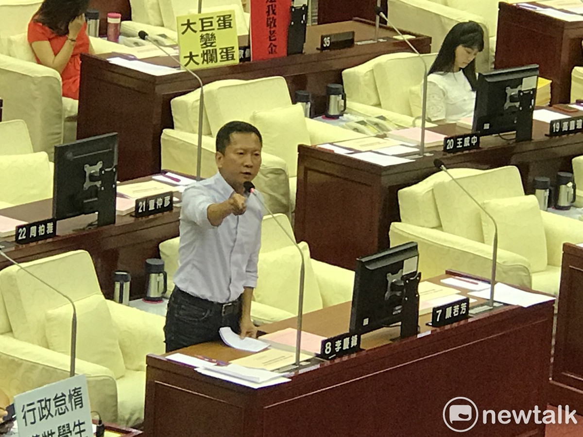 民進黨團總召李慶鋒。 圖：曾薏伃 / 攝