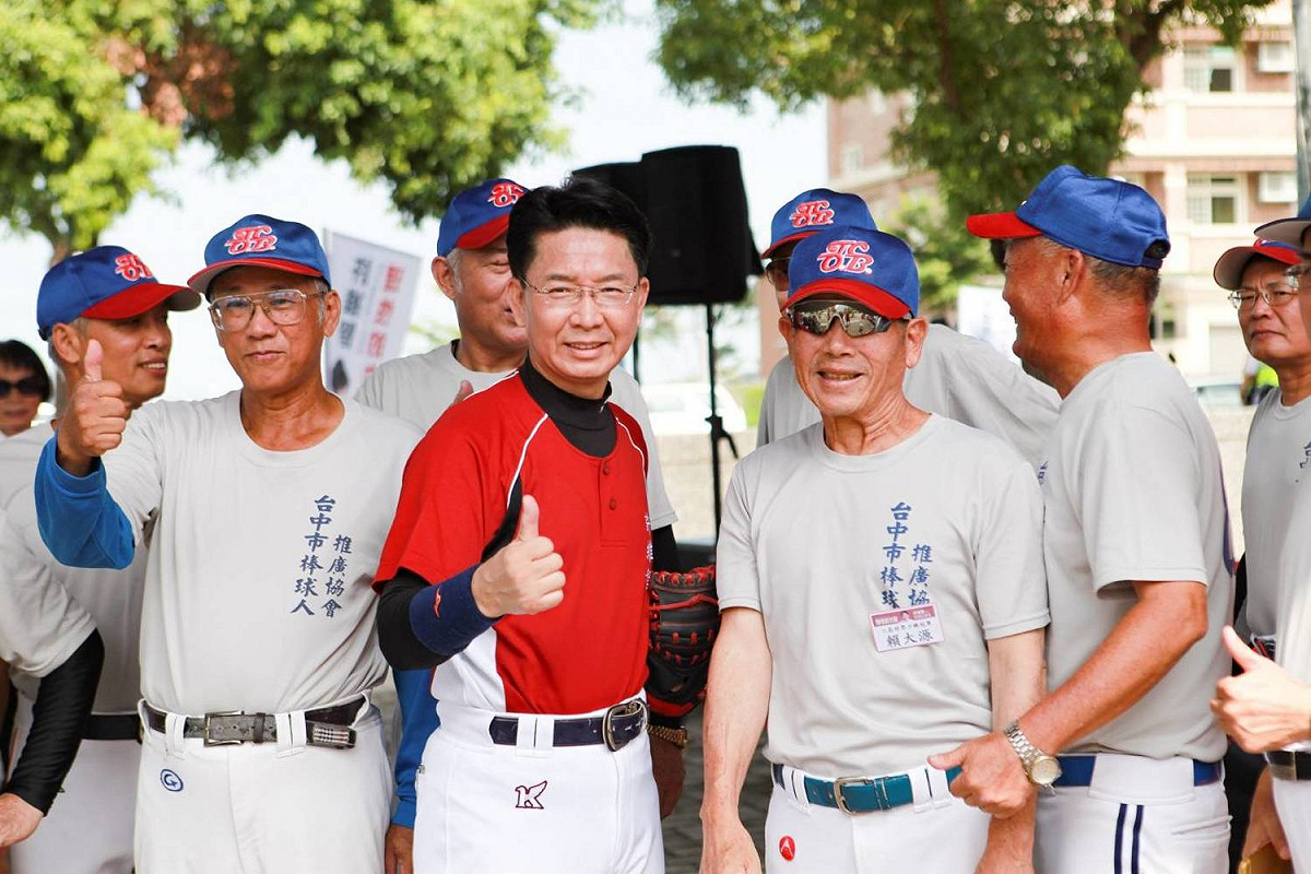 許維智愛熱棒球運動，目前仍是社區球隊志工。 圖 : 許維智/提供