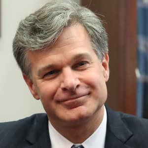 美國聯邦調查局（FBI）局長瑞伊今天表示，美國情報界堅認俄羅斯曾出手干涉大選。 圖 : 翻攝自biography.com