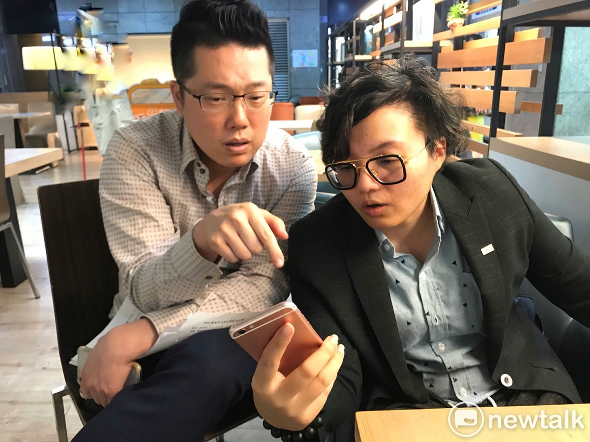 台北市長柯文哲個人LINE@上線後話題不斷，這次專訪到幕後操盤的數位行銷總監Grace（右）和市長室發言人林昆鋒（左）。