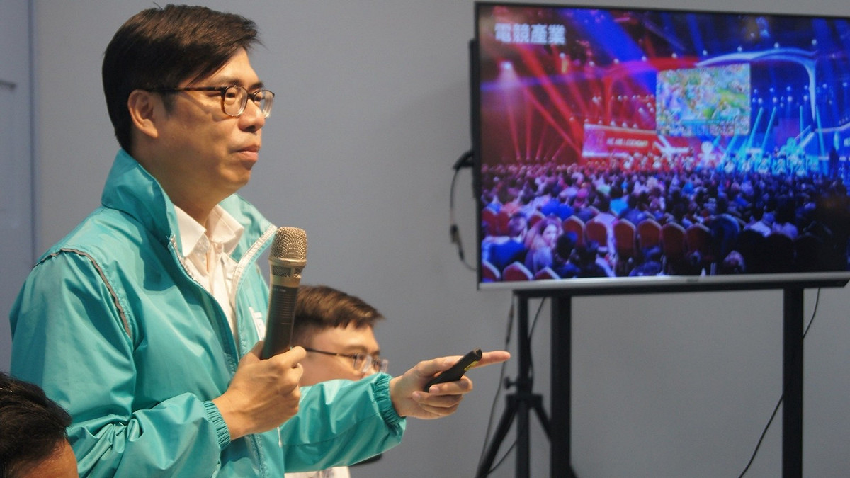陳其邁說明他對亞洲新灣區的理念與規劃。 圖 : 陳其邁競選辦公室/ 提供