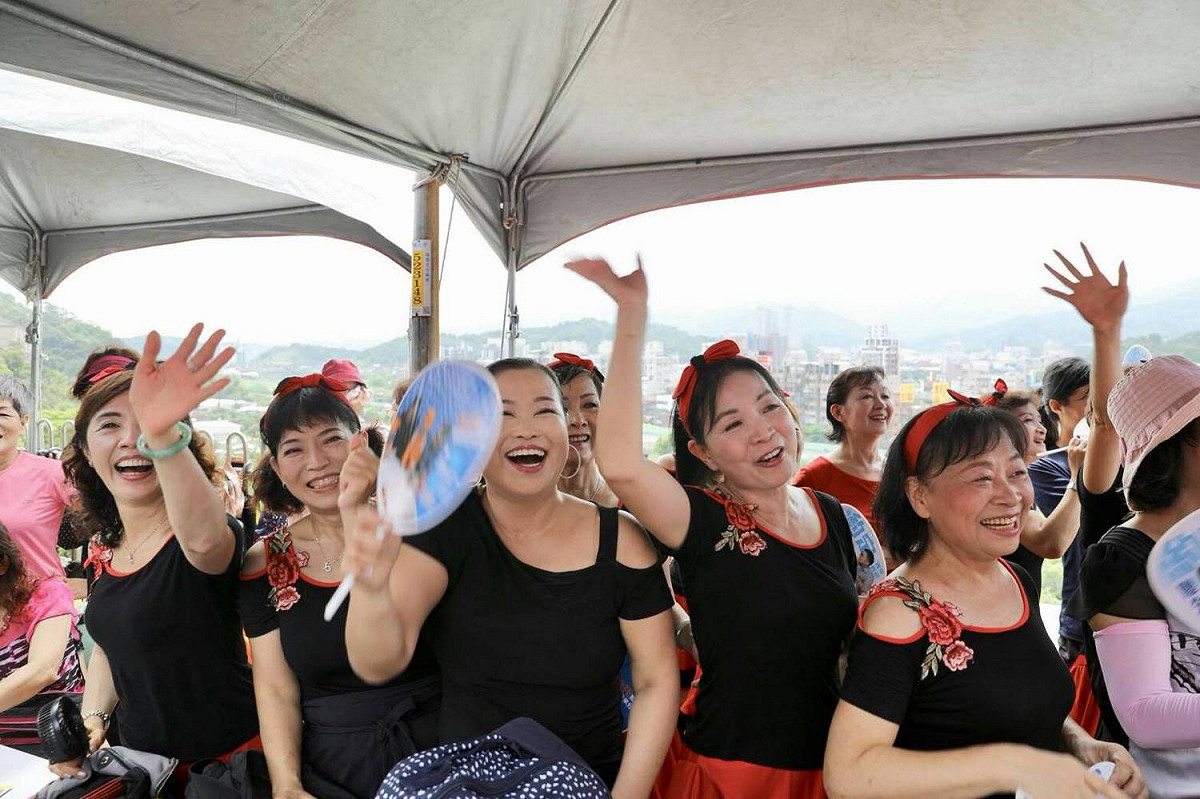 台下許多婆婆媽媽都高喊「侯友宜我愛你！」 圖：侯友宜競選辦公室提供