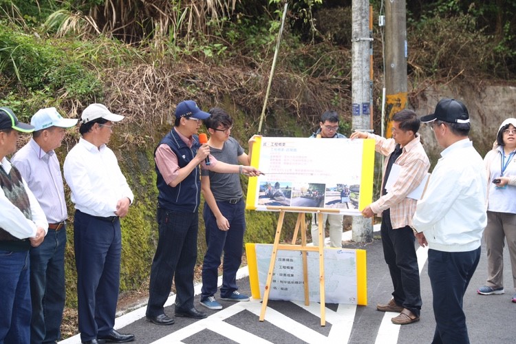 台中市建設局長黃玉霖簡表示，東崎路（雙崎至烏石坑橋）約4．588公里、福壽路（台八線至南投縣交界）約4．699公里、武陵路（台七甲線至武陵農場收費站）約1．335公里，核定經費共8000萬元，已公開招標，預計7月初動工，10月可完工。 圖：台中市政府/提供