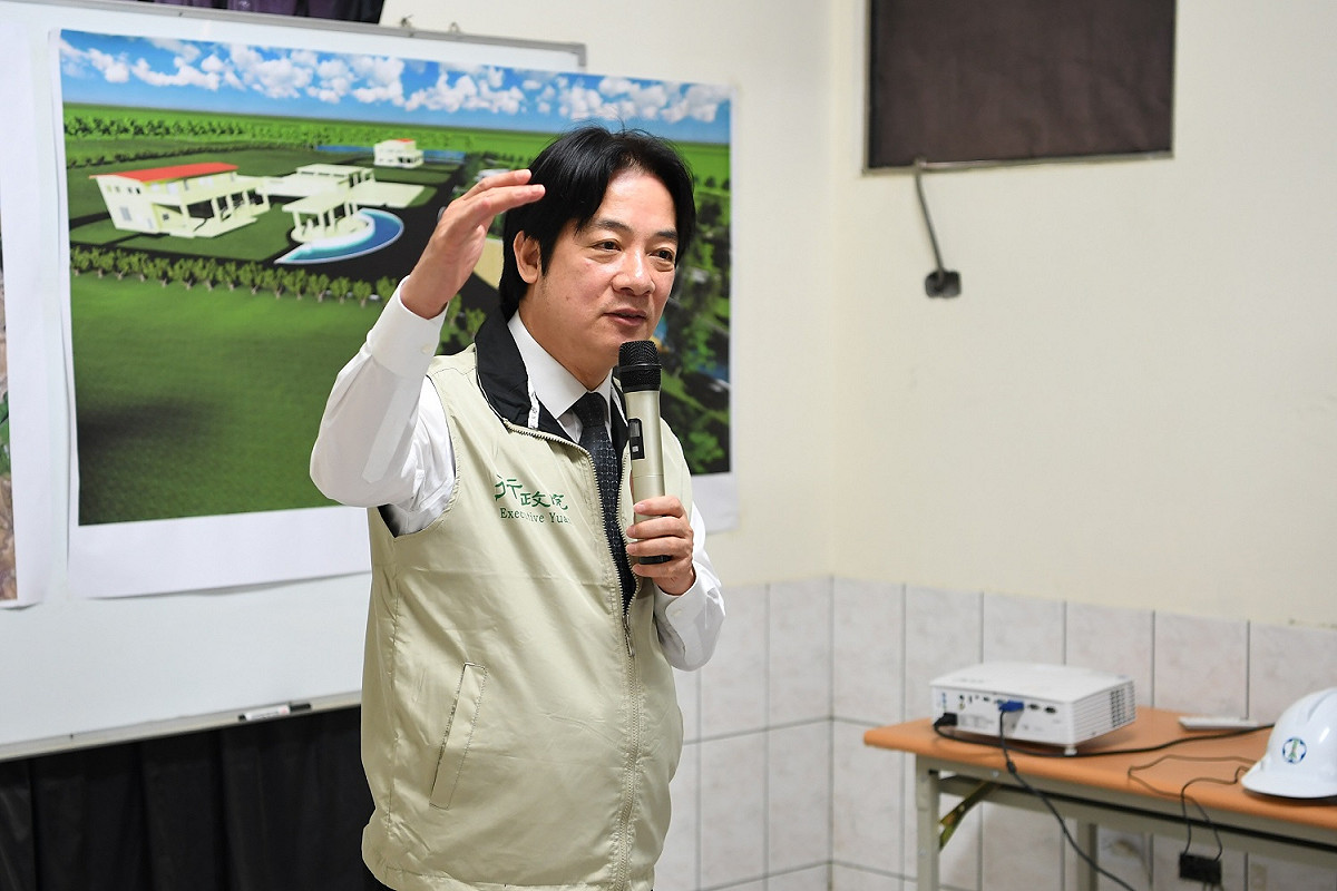 行政院長賴清德今（22）日視察嘉義市水資源回收中心時表示，污水下水道建設是進步城市的象徵。 圖：行政院提供
