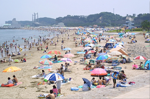原釜尾濱海水浴場在經過重建後，現在已經重新開放。 圖：翻攝自福島縣相馬市觀光局官方網站