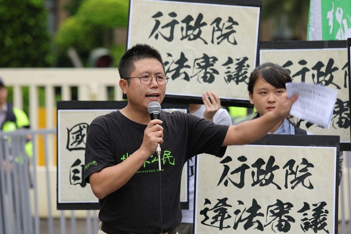 地球公民基金會執行長李根政表示審議紀錄的大幅刪節決定，僅是主席張景森一言堂裁示，全國國土計畫審議會成橡皮圖章。 圖：地球公民基金會提供/李小柔攝
