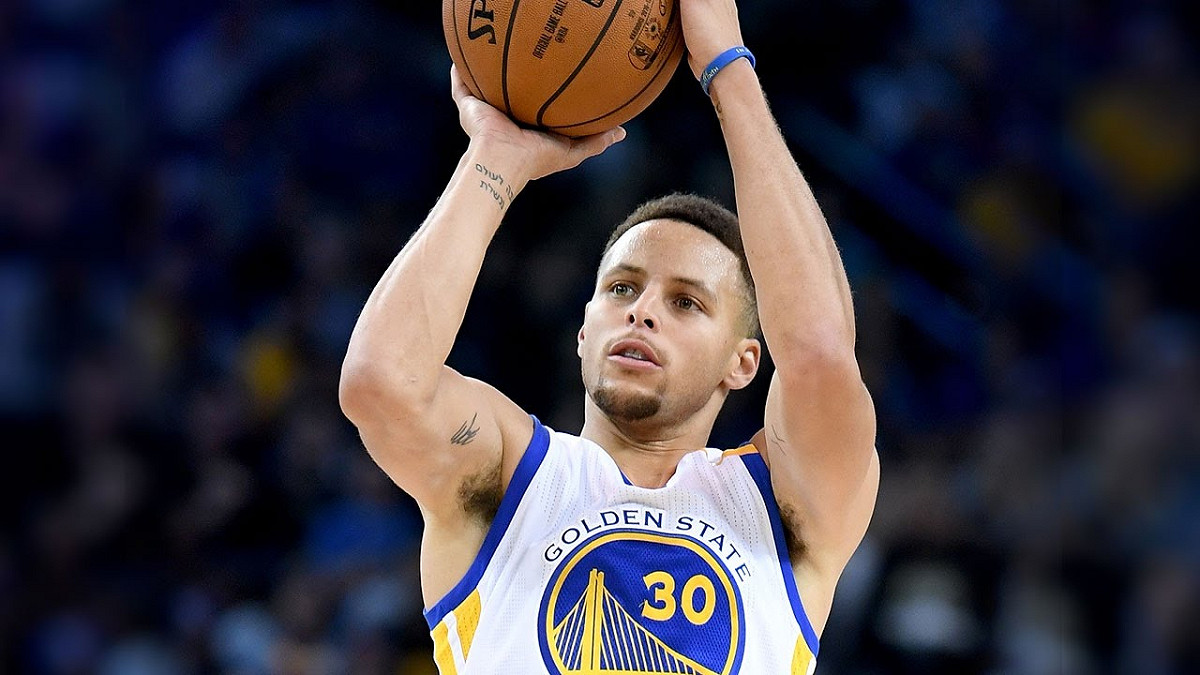 勇士隊球星Stephen Curry(柯瑞)因為腹股溝傷勢，而必須缺席兩場比賽。 圖：翻攝自 木馬文化