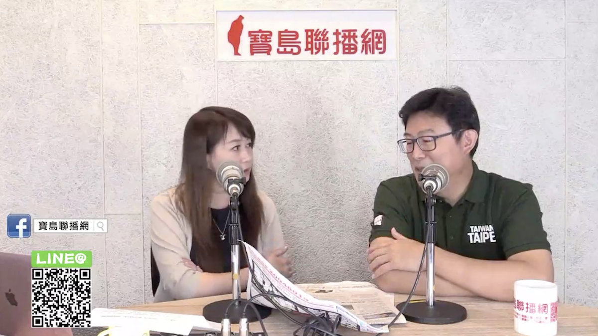 民進黨台北市長參選人姚文智（右）今日受訪談論愛貓Togi爭議，一一做出回應。 圖：翻攝寶島聯播網直播