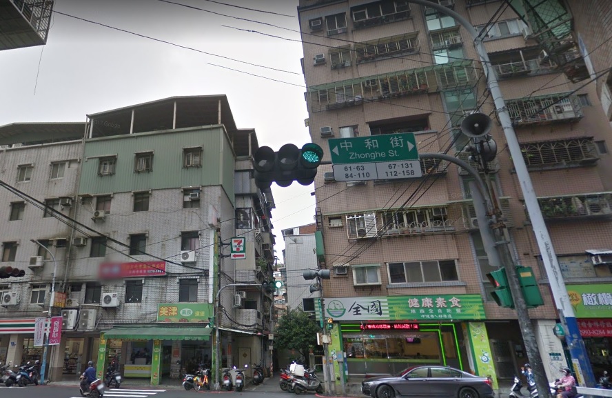 新莊區中和街一對母女，今天被發現在住處遭反綁4肢，90歲的老母親已明顯死亡、67歲的女兒昏迷送醫恢復意識。 圖：翻攝Google Map